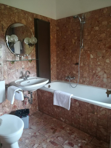Bathroom, Kommende Ramersdorf, Bonn