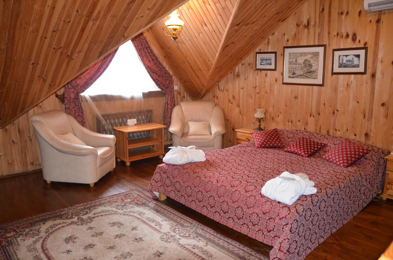 Bedroom 2, Chumatskiy Shlyah, Obukhivs'kyi