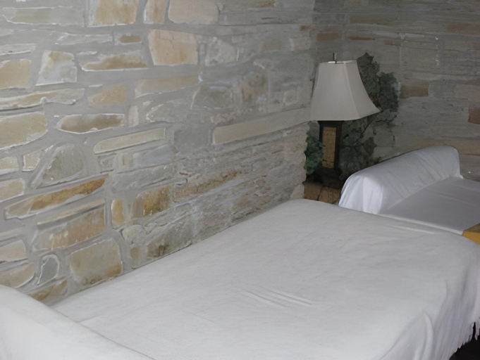 Bedroom 3, Hotel de Bretagne, Ille-et-Vilaine