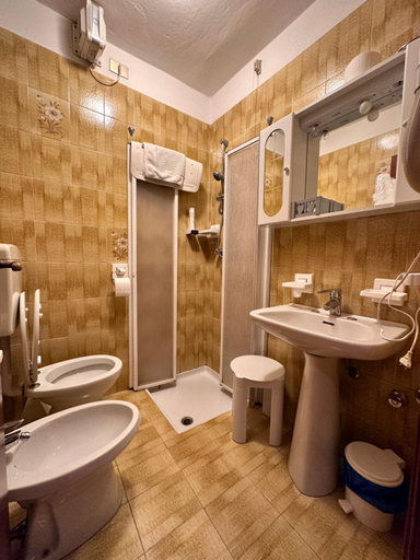 Bathroom 4, Hotel Alpi - Foza, Vicenza