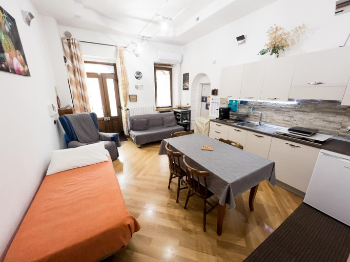 Others 5, B&B Barone, Potenza