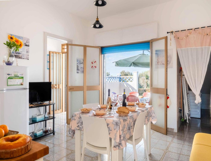 4, Villa Soleya with Climate and Parking in Torre Lapillo, Lecce