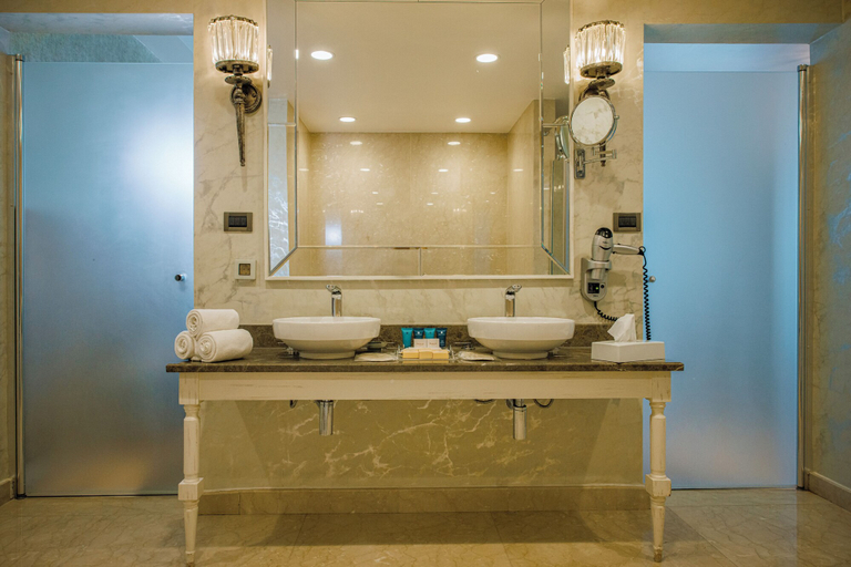 Bathroom 5, Ramada Plaza by Wyndham Mardin, Mardin