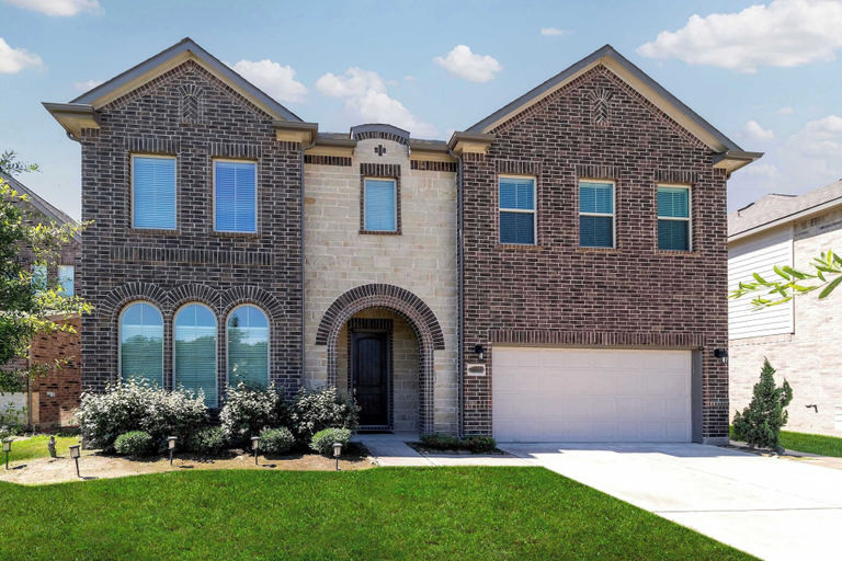 Exterior & Views 1, Lakeview Mansion A Chic Estate, Fort Bend