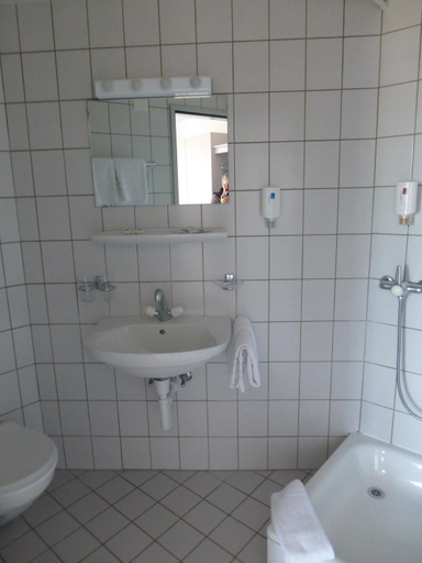 Bathroom 3, Hotel de France, Jura-North Vaudois