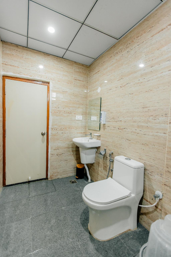 Bathroom 4, No 7 Vista, Bangalore