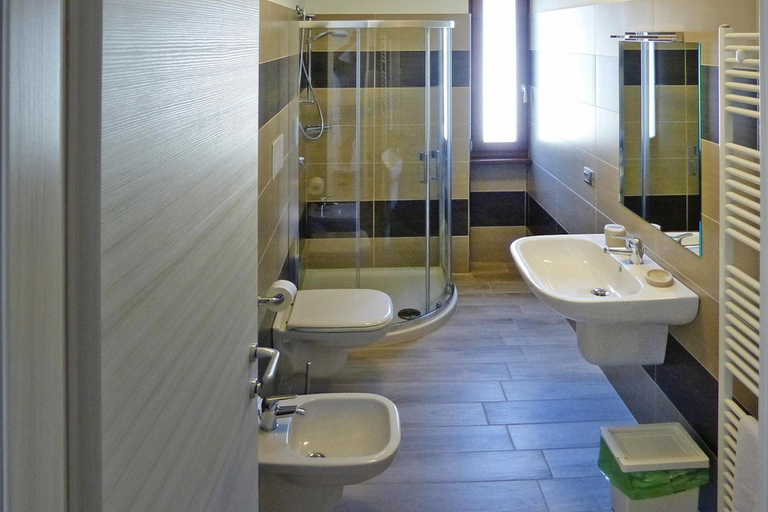 Bathroom, Apartment in Tignale with Lake Garda Views, Brescia