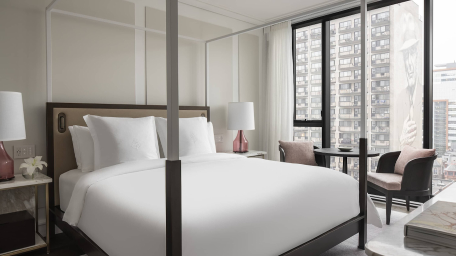 Bedroom 3, Four Seasons Hotel Montreal, Montréal