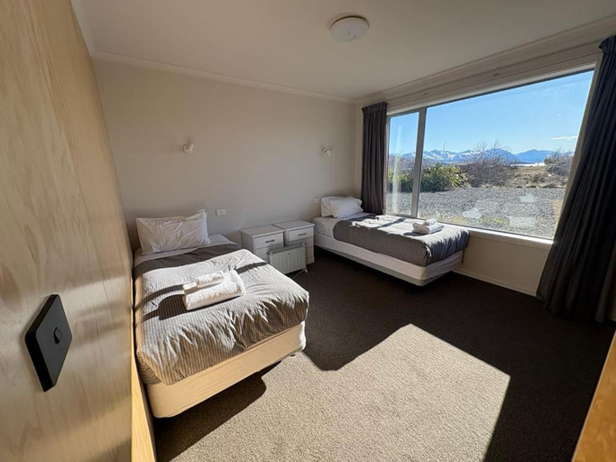 Bedroom 2, Haps House, Mackenzie