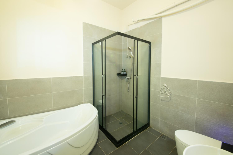 Bathroom 3, Xiamen Gulangyu Bayview Hotel, Xiamen