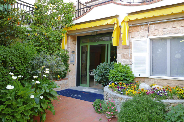 Others 5, Apartment in Pietra Ligure, Savona