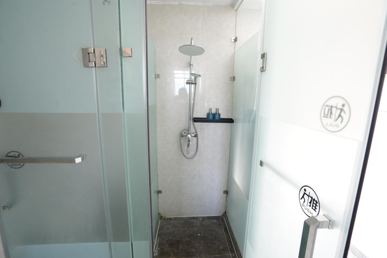 Bathroom 5, Begonia Resort, Panglao