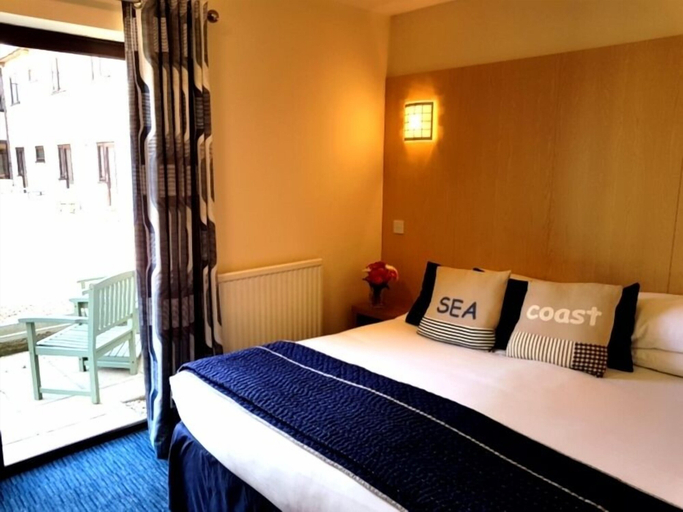 Bedroom 4, Heights Hotel, Dorset