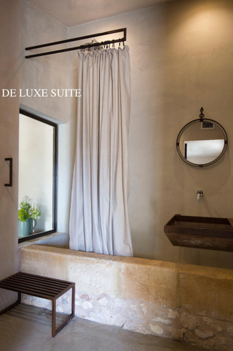 Bathroom 3, Casa Farfaglia, Syracuse
