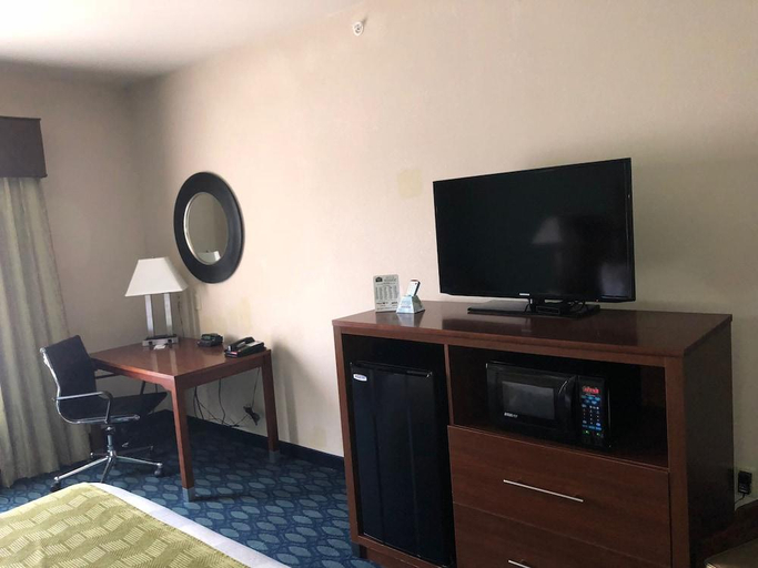 Bedroom 3, Countryview Inn & Suites, Crawford