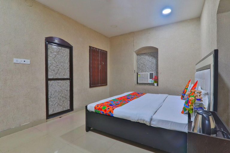 Bedroom 2, millenium residency, Varanasi