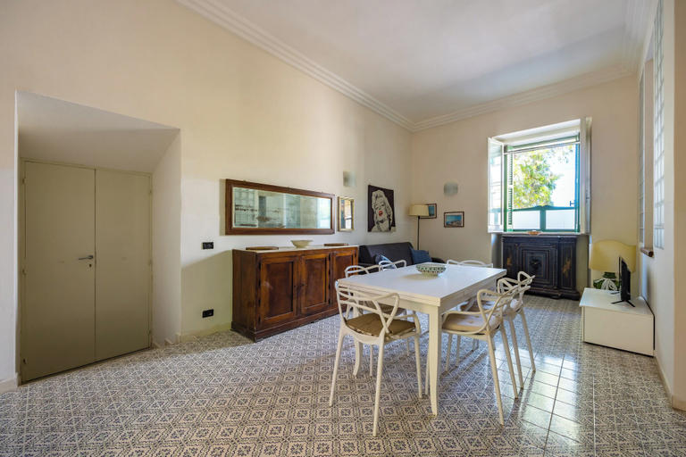 Living area 3, Villa Villari Terrace and Patio by Napoliapartments, Napoli