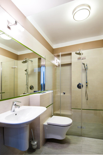 Bathroom 3, Mloda Europa, Łódź