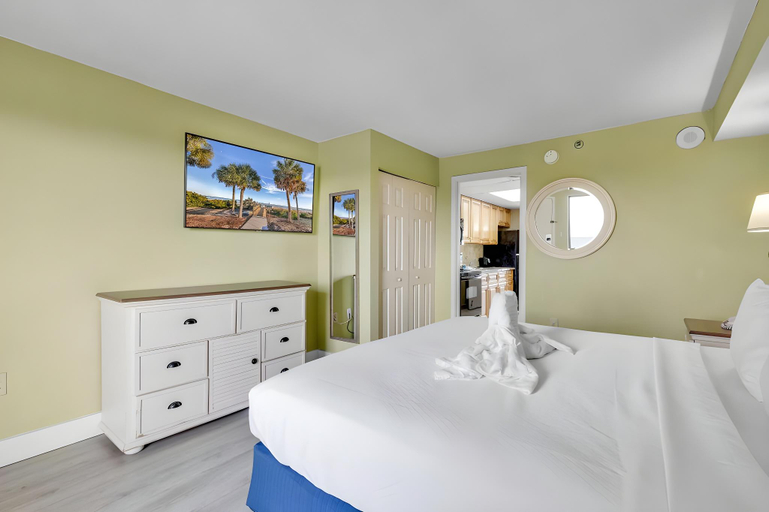 Bedroom 2, Oceanfront Condo with Pools, Lazy River and Water Park, Horry