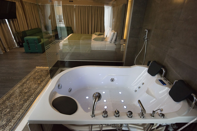 Bathroom 4, Albanopolis Hotel, Tiranës