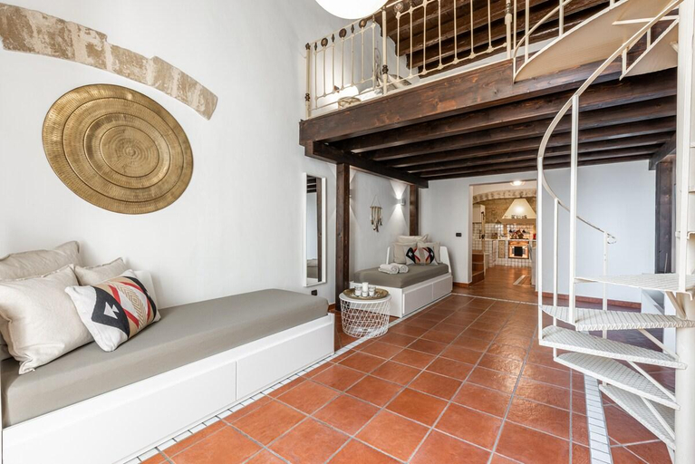 Others 5, Old Town Loft M8 Bari, Bari