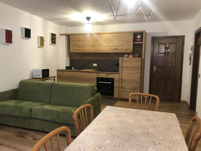 Room 3, 017 Trilocale Pinzolo, Trento