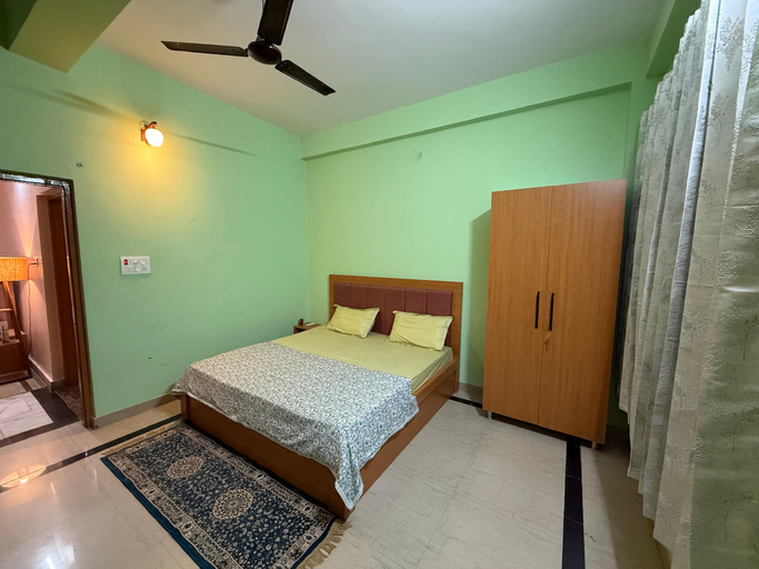 Bedroom 2, Madhuraj Villa, Varanasi