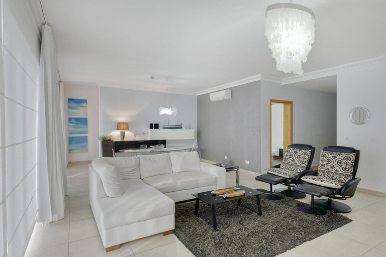 Others 4, Luxury Apt With Side Seaviews and Pool, Best Location