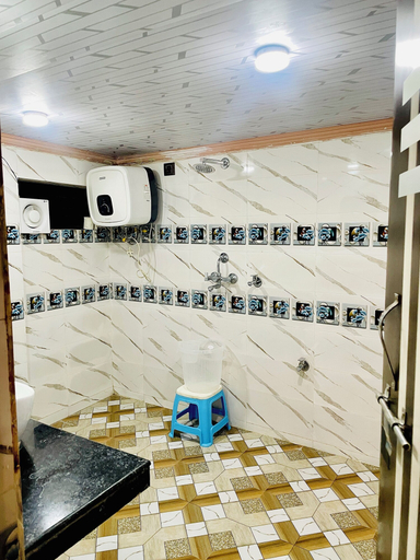 Bathroom 3, Hotel Kashi In, Varanasi