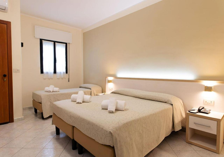 Bedroom 2, Hotel Residence Nemo, Brindisi