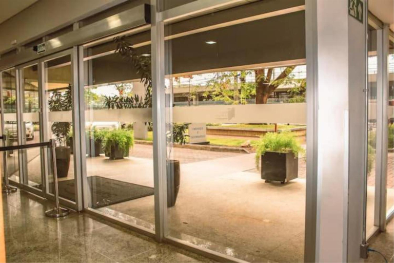 Public Area 3, Flat Pampulha orla prox Mineirao com varanda, Belo Horizonte
