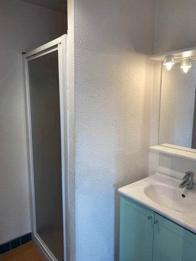 Bathroom 4, Hôtel Gambetta, Tarn