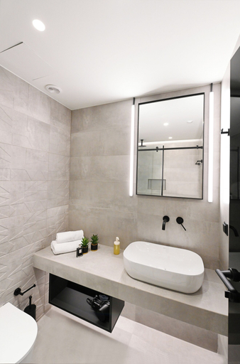 Bathroom 4, Icon Central SKG, Central Macedonia
