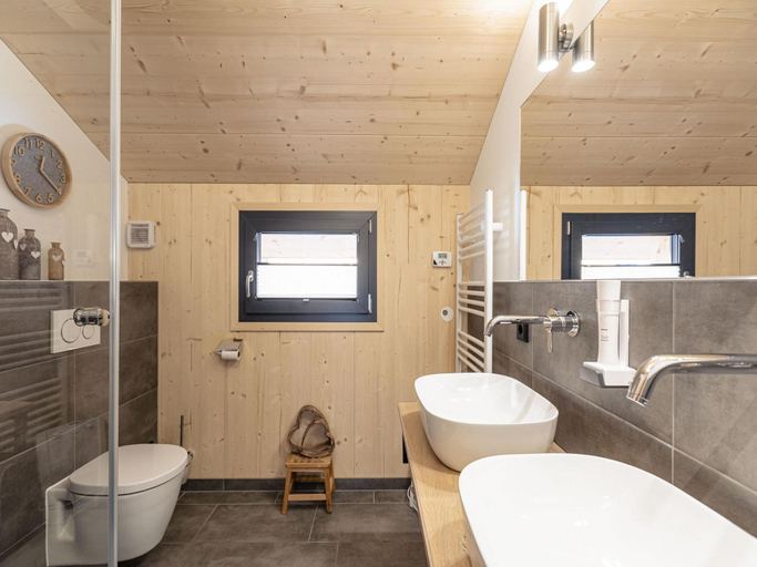 Bathroom 3, Chalet by the ski lift with balcony and sauna, Innsbruck Land