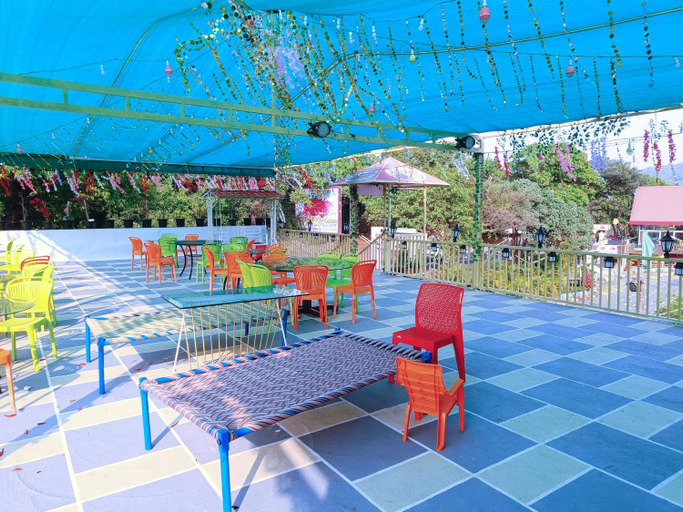 Food & Drinks 5, Saanjh Riverside Resort, Satara