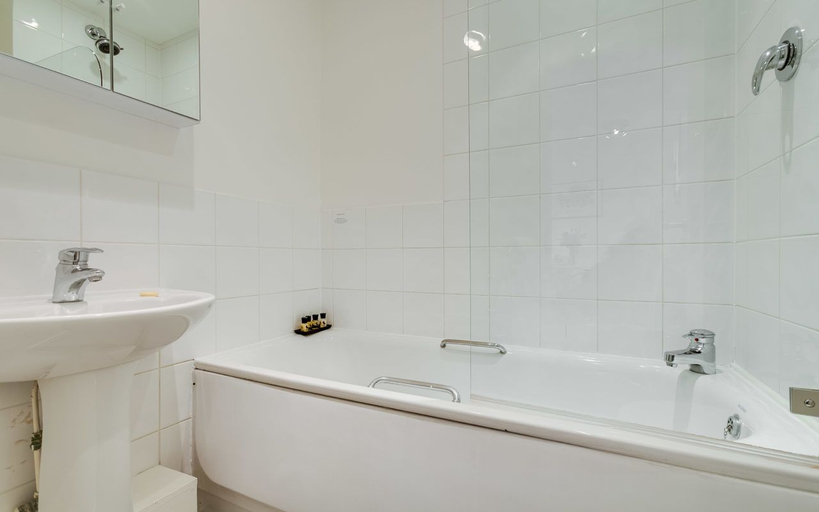 Bathroom 3, Nell Gwynn House Apartments, London