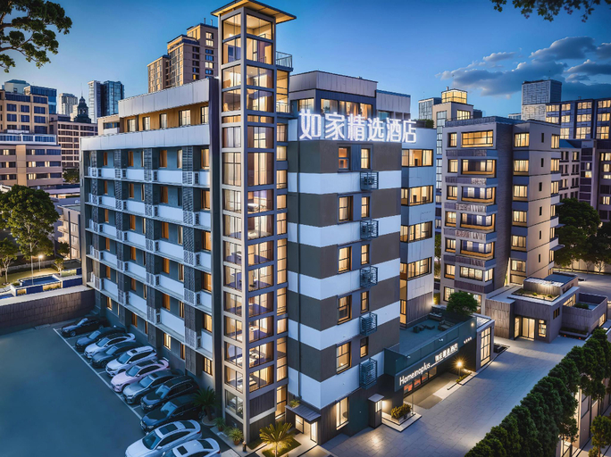 Exterior & Views