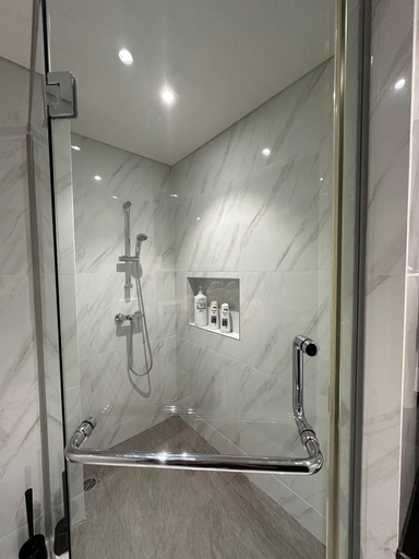 Bathroom 5, Comfort-Lux @Branz BSD, South Tangerang