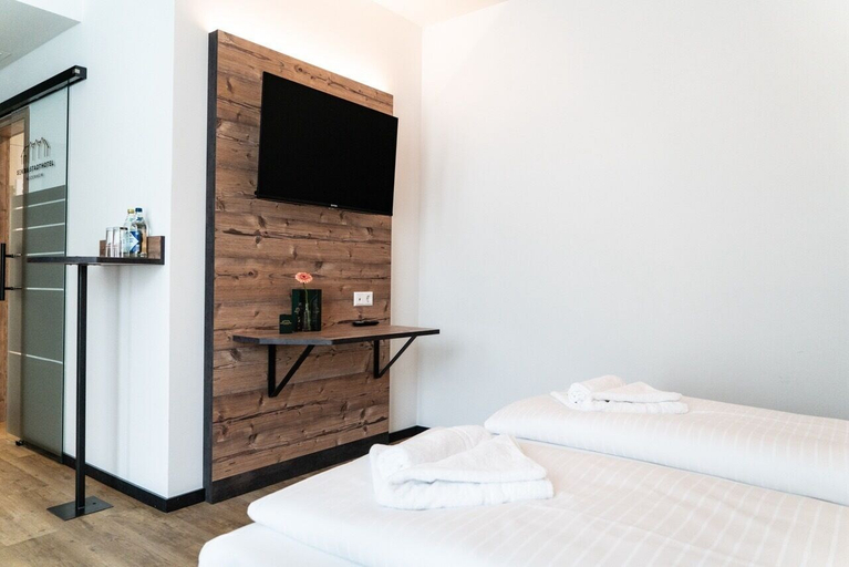Bedroom 3, SEKRA Stadthotel, Heidenheim
