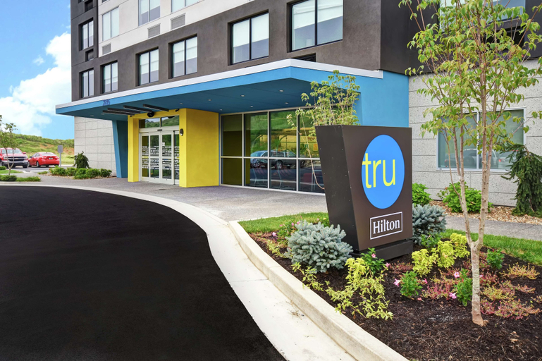 Exterior & Views 2, Tru by Hilton Pigeon Forge, TN, Sevier
