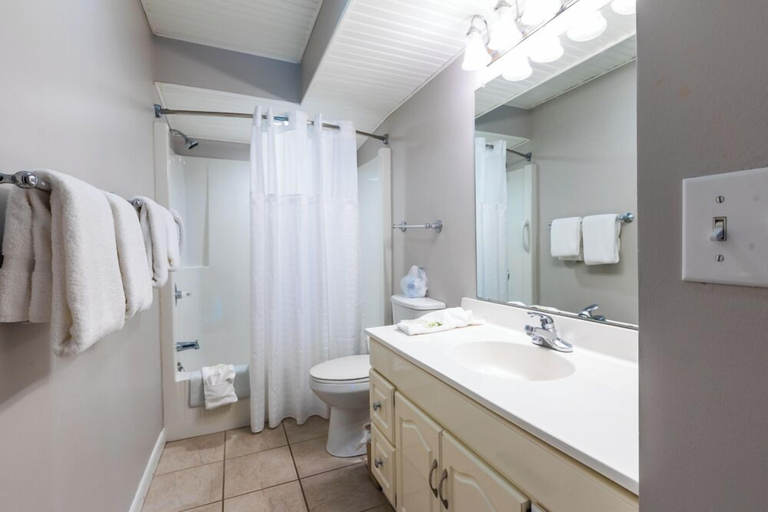 Bathroom 3, Lake Placid Club Lodges, Essex