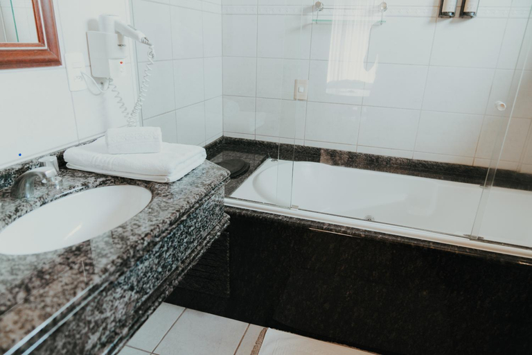 Bathroom 4, Timbo Park Hotel, Timbó