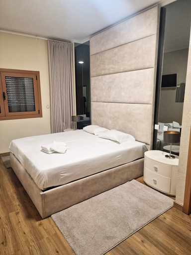 Room 5, Modern Lisbon Apartment, Odivelas