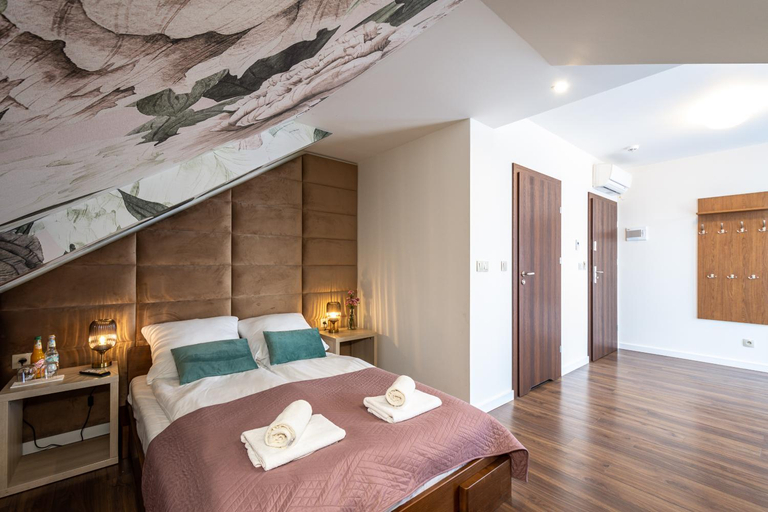 Bedroom 3, Hotel i Restauracja Stara Kuznia, Myślenice