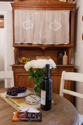 Room 2, Le Merlot du Marais - Pompidou, Paris