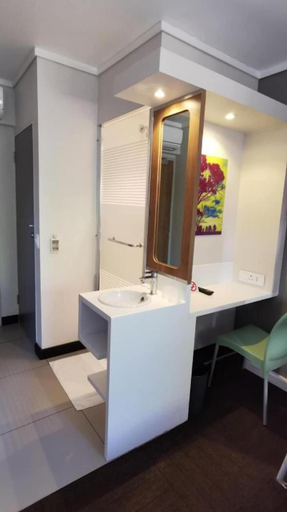 Bathroom 4, SUN1 Port Elizabeth, Nelson Mandela Bay