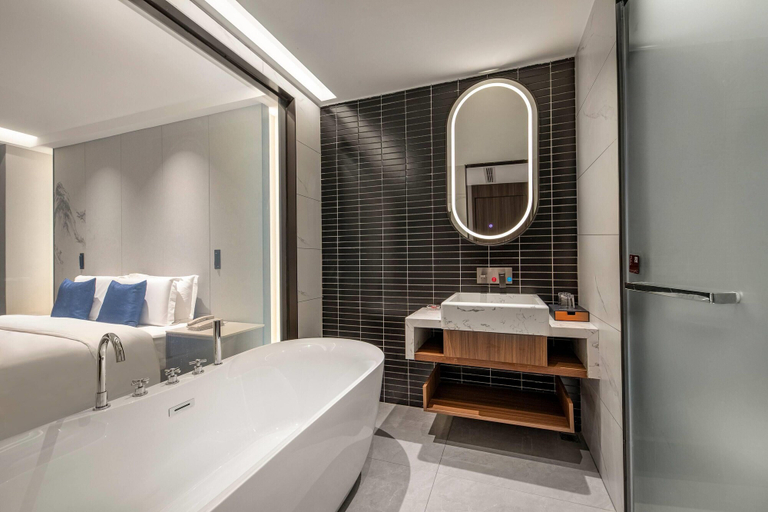Bathroom 5, Days Inn by Wyndham Beijing Chaoyang, Beijing