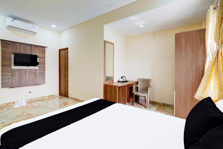 Room 2, Super Hotel O Radha Residency, Kancheepuram