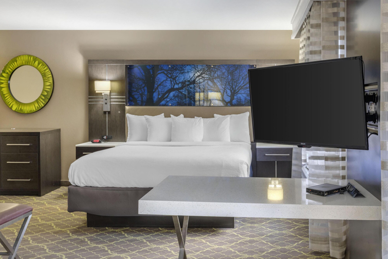 Bedroom 3, Bw Plus Clemson Hotel & Conference Center, Pickens