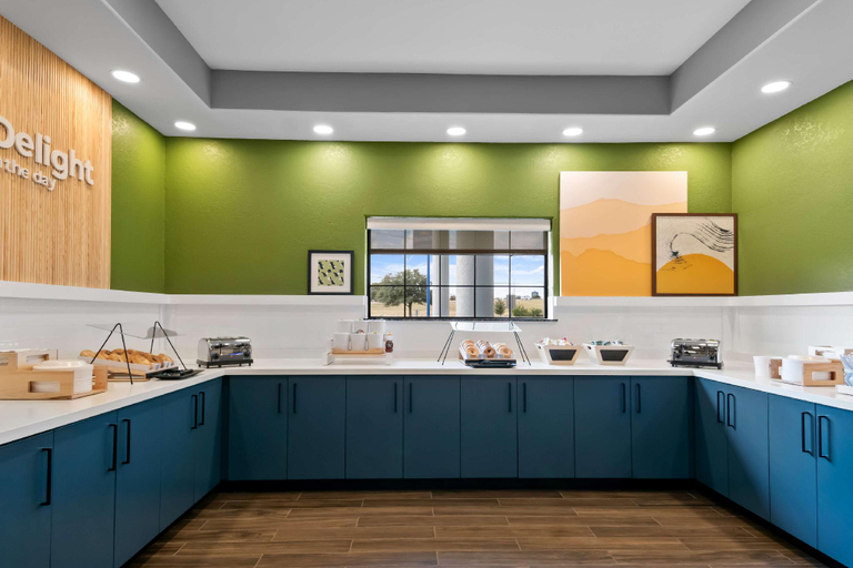 Food & Drinks 5, Spark by Hilton Wichita Falls, Wichita